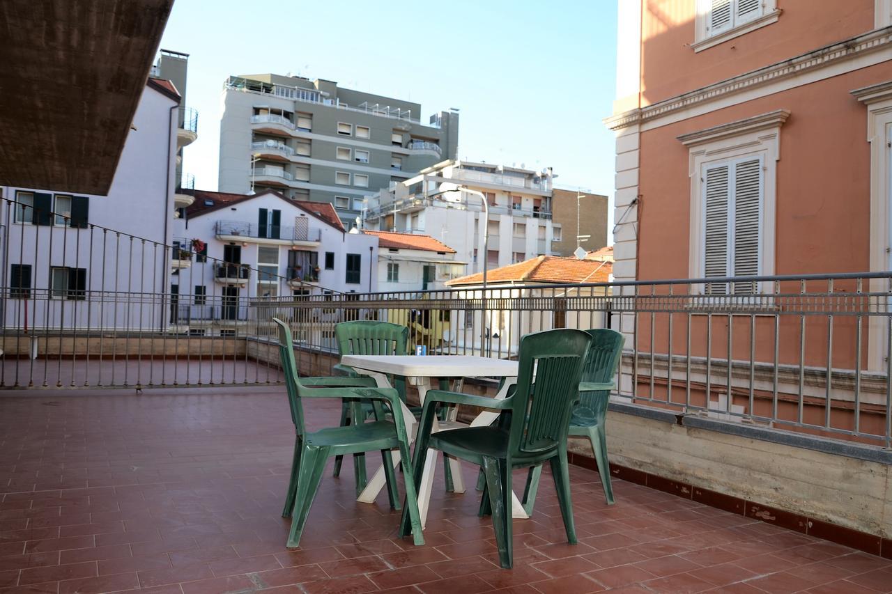 Hotel Antares Garni Giulianova Bagian luar foto