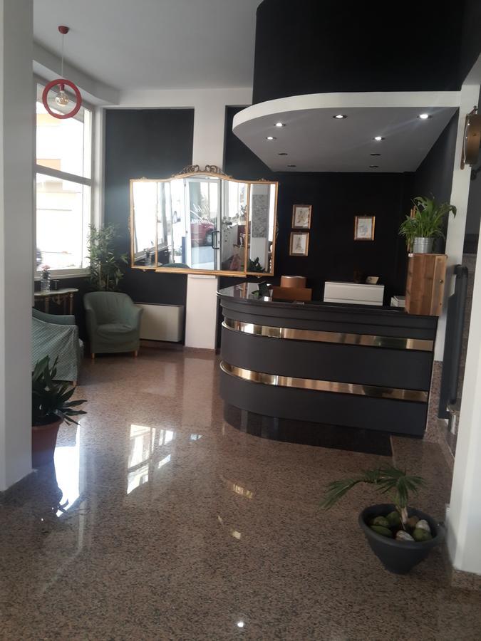 Hotel Antares Garni Giulianova Bagian luar foto