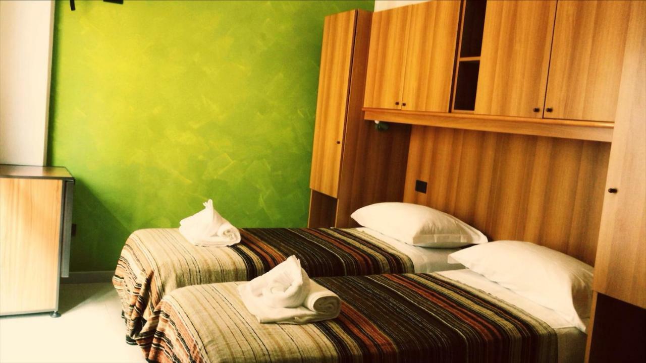 Hotel Antares Garni Giulianova Bagian luar foto