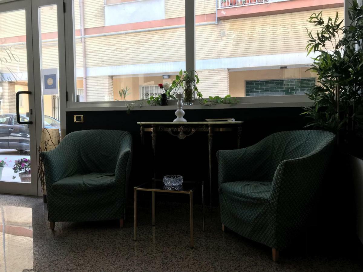 Hotel Antares Garni Giulianova Bagian luar foto